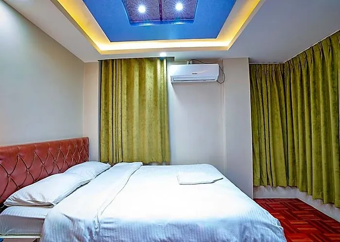 Applewood 5*