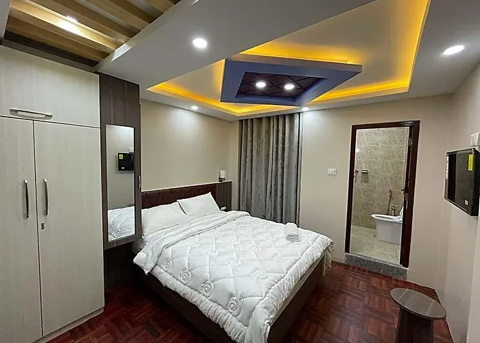 Applewood Hotel 5*